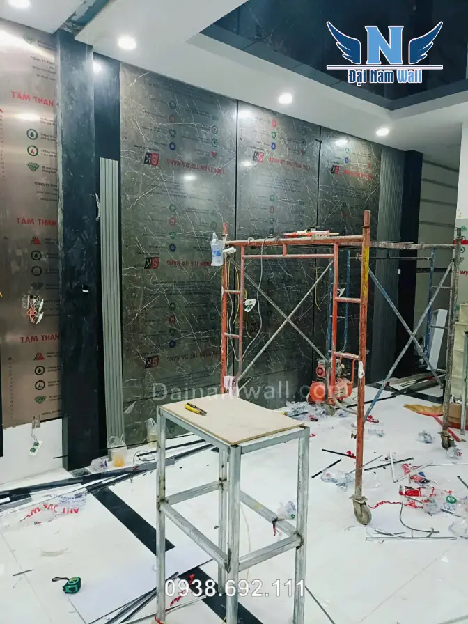 Tấm nhựa giả đá: 5 dấu hiệu tố cáo hàng dỏm, đừng để tiền mất tật mang! 1 Tấm nhựa giả đá: 5 dấu hiệu tố cáo hàng dỏm, đừng để tiền mất tật mang! - Ảnh 1