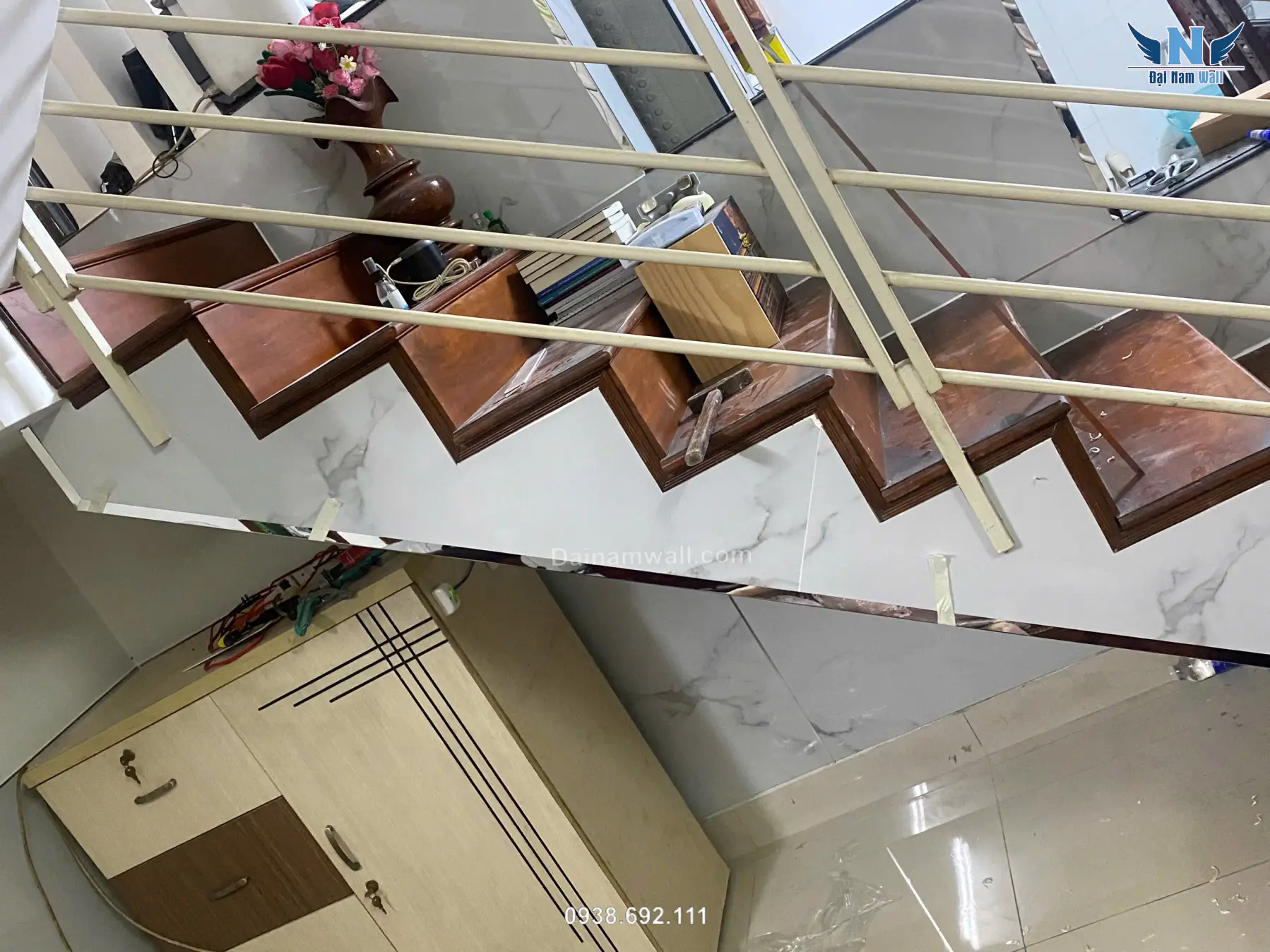 Tấm nhựa giả đá: Giải pháp thoát nghèo cho nhà phố thành thị và nỗi lo ẩm mốc tỉnh lẻ 2 Tấm nhựa giả đá: Giải pháp thoát nghèo cho nhà phố thành thị và nỗi lo ẩm mốc tỉnh lẻ