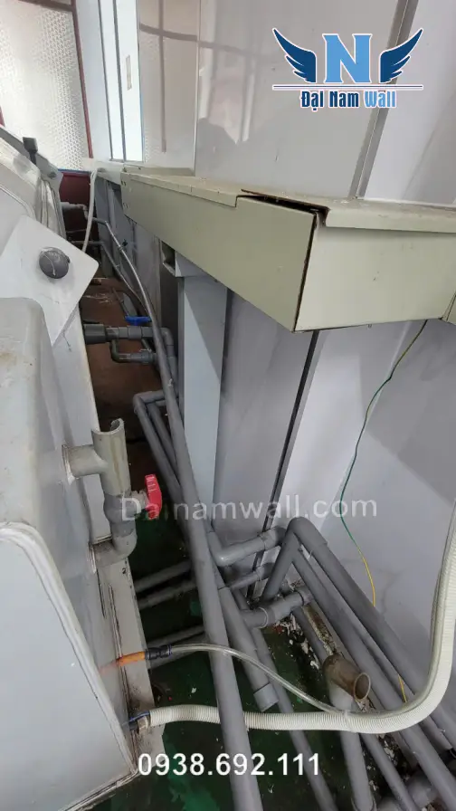 Mục sở thị tận mắt: Tấm nhựa giả đá Đại Nam Wall lột xác công trình thế nào sau 3 năm? (Ảnh thật 100%) - Ảnh 2