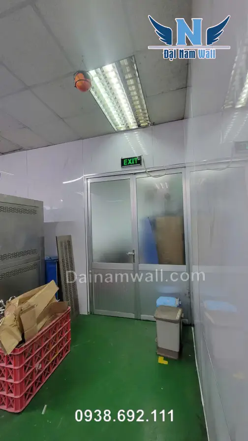 Tường Nhà Nấm Mốc? Tấm Nhựa Giả Đá - Giải Pháp Cứu Nguy Triệt Để!